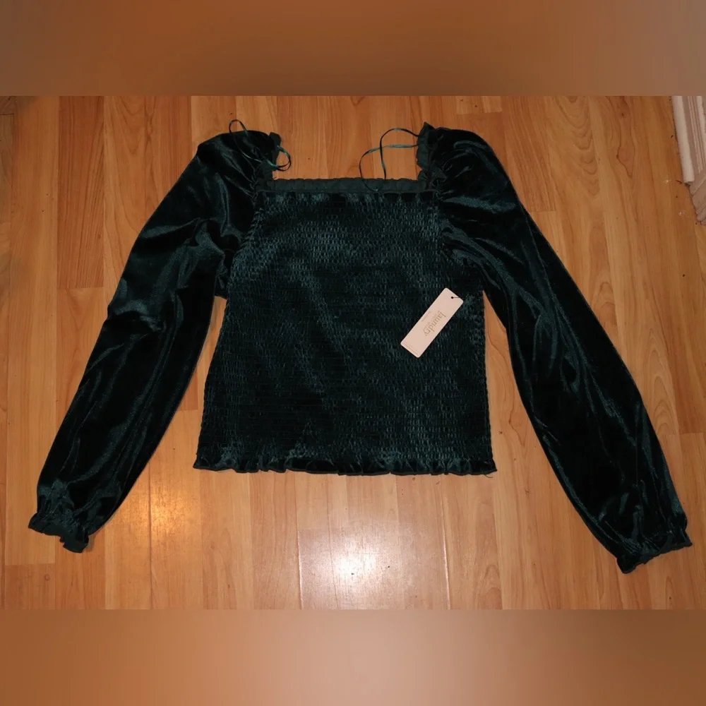 Laundry by Shelli | 2 Piece Velvet Set - Picture 5 of 6